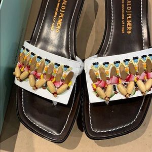 Donald J Pliner women’s sandal sz 8 us